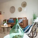 Bizstay Helena At Sea Apartments